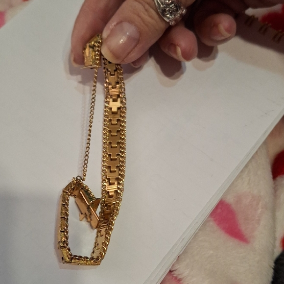 70s Vintage Heavy Gold Plated Chevron Style Bracelet W/ Safety Chain 8" - Picture 8 of 9